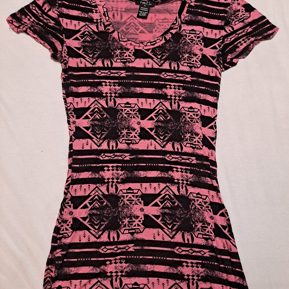 Rue 21 tee shirt